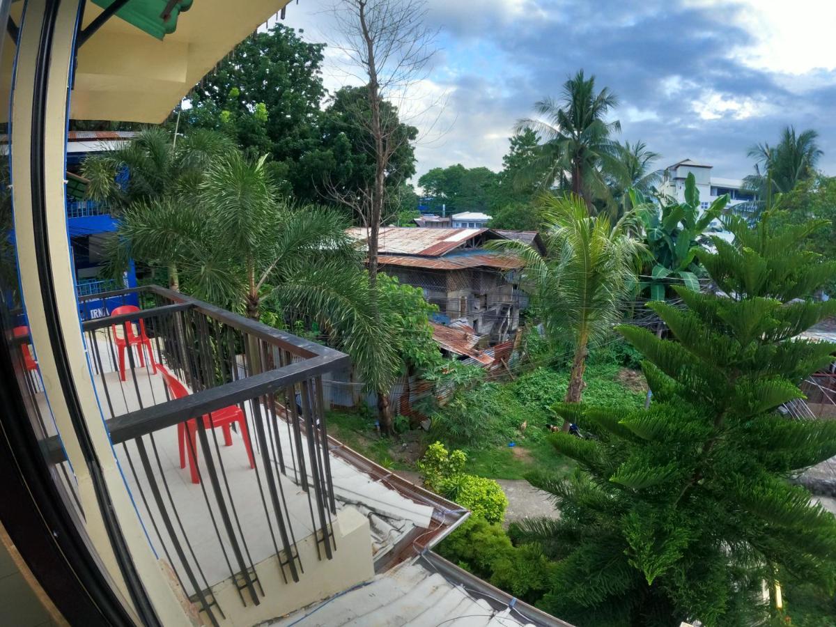 Antwet Backpacker'S Inn & Rooftop Bar Dumaguete City Exterior foto