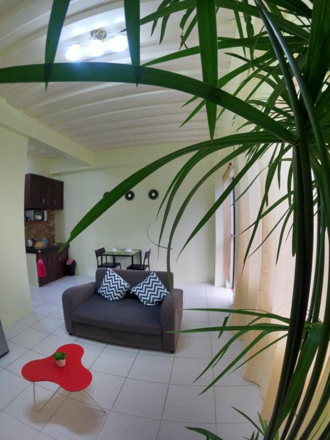 Antwet Backpacker'S Inn & Rooftop Bar Dumaguete City Exterior foto